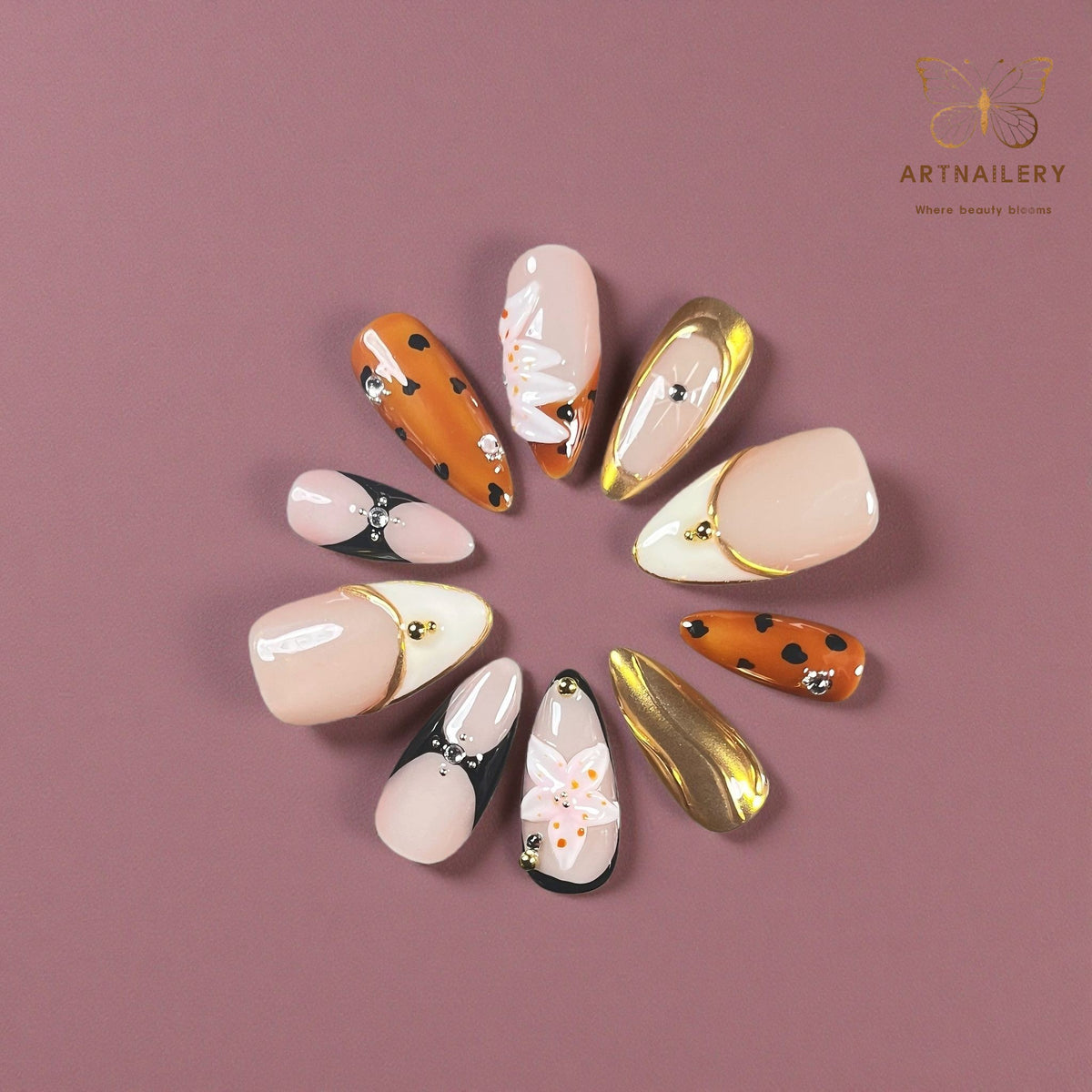 Artnailery ·Golden Bloom Noir | Artistry Collection (10 pcs, Handmade Press-On Nails)