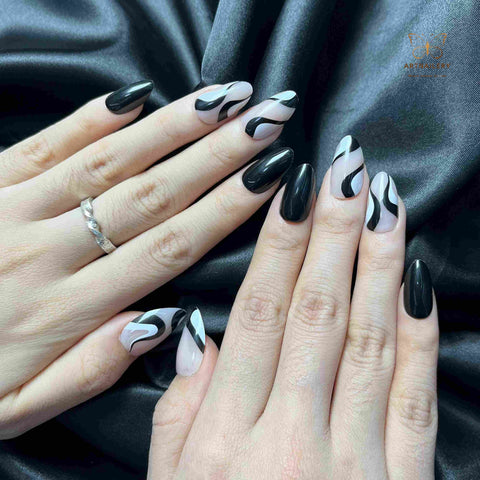 Artnailery · Noir Flow | Atelier Canvas (30 pcs Precision-Finish Press-On Nails)
