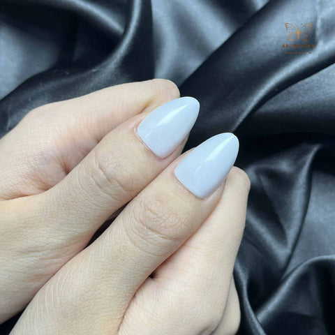 Artnailery · Ivory Whisper | Atelier Canvas (30 pcs Precision-Finish Press-On Nails)