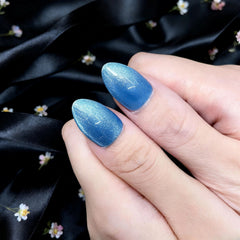 Artnailery · Azure Gleam | Everyday Elegance Collection (10 pcs Handmade Press-On Nails)